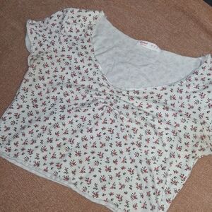 ROMWE Cream Floral Print Crop Top